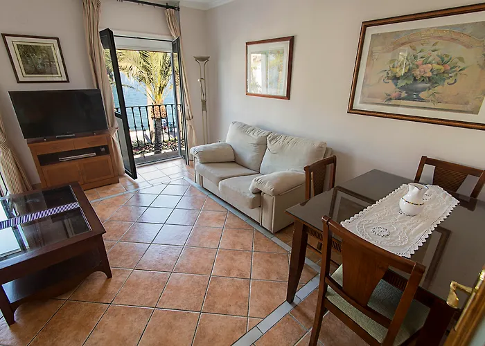 Marissal By Dorobe Pensión Nerja